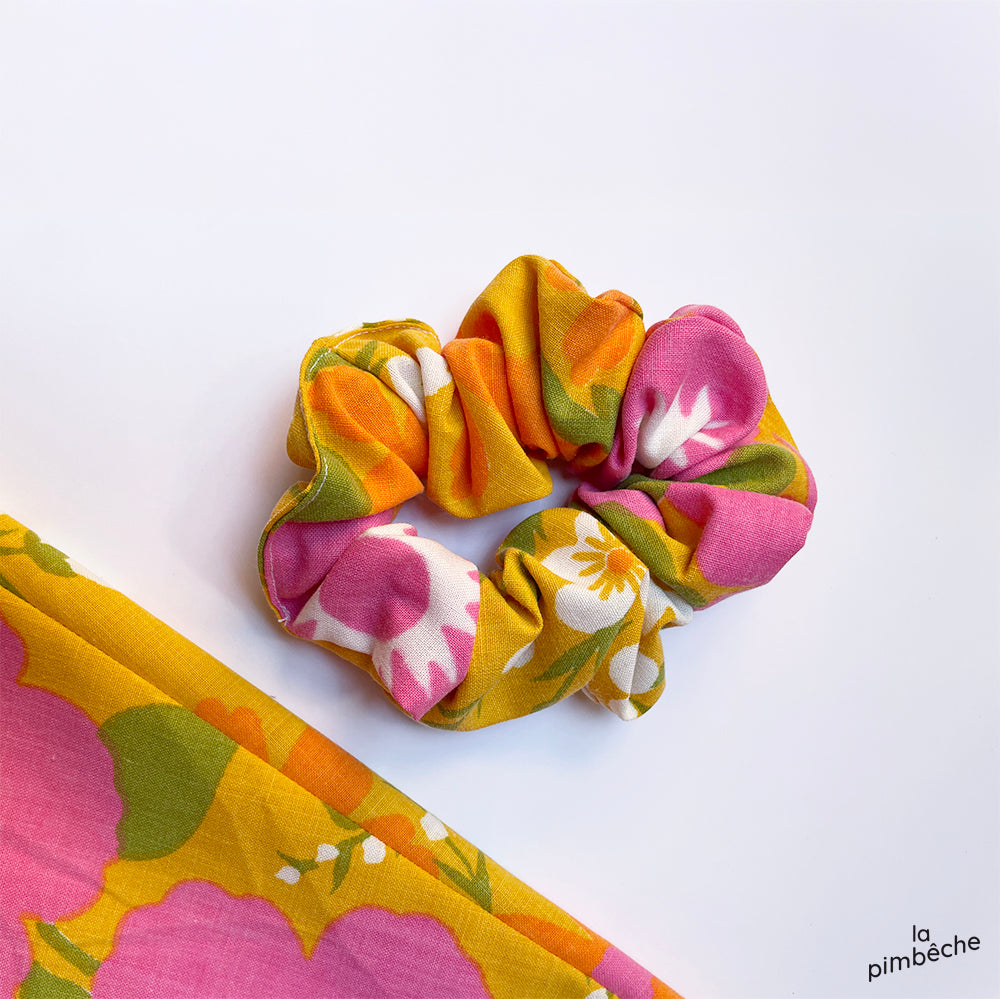 Mini-jupe A-line – Fleur jaune vintage 🌼